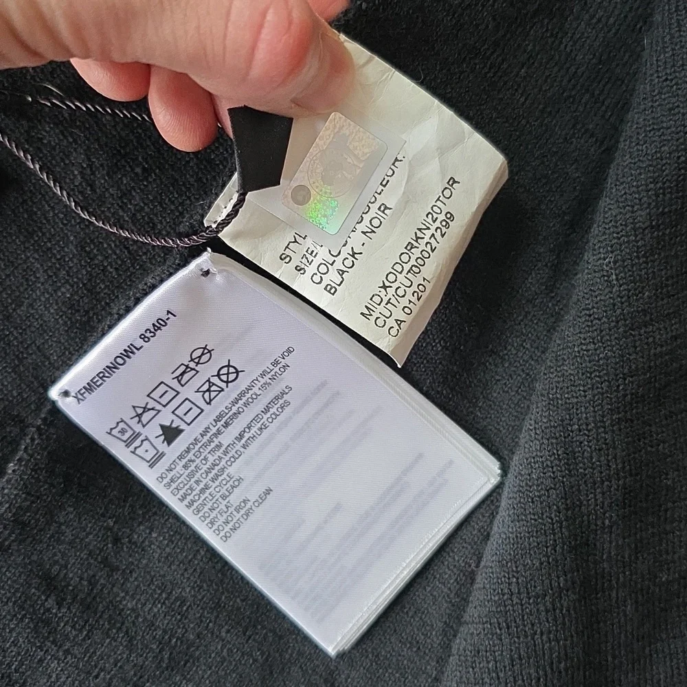 Canada Goose Ladies Merino Wool Scarf Black - Picture 3 of 6